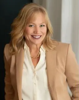 Heather Schreiber headshot