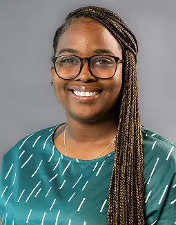 Img_Headshot_Kiara-converted